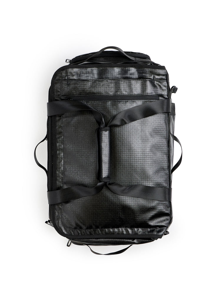 Flat lay of the TRI-FIT 3T Bag showing handles and top zipper compartments